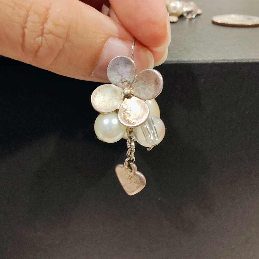 Pearl floral earrings and bead bracelet set